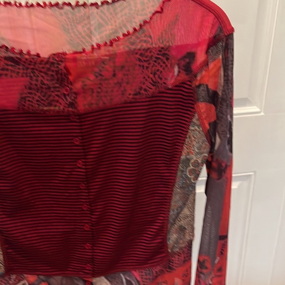 LULU H. Sheer button up top - Picture 6 of 8